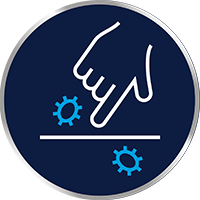 Mykóza slabín sa prenáša z človeka na človeka alebo z nohy do slabín (napr. cez spodnú bielizeň). K infekcii môže dôjsť kontaktom s infikovanou kožou alebo kontaminovanými povrchmi (napríklad uterákmi alebo prestieradlami).